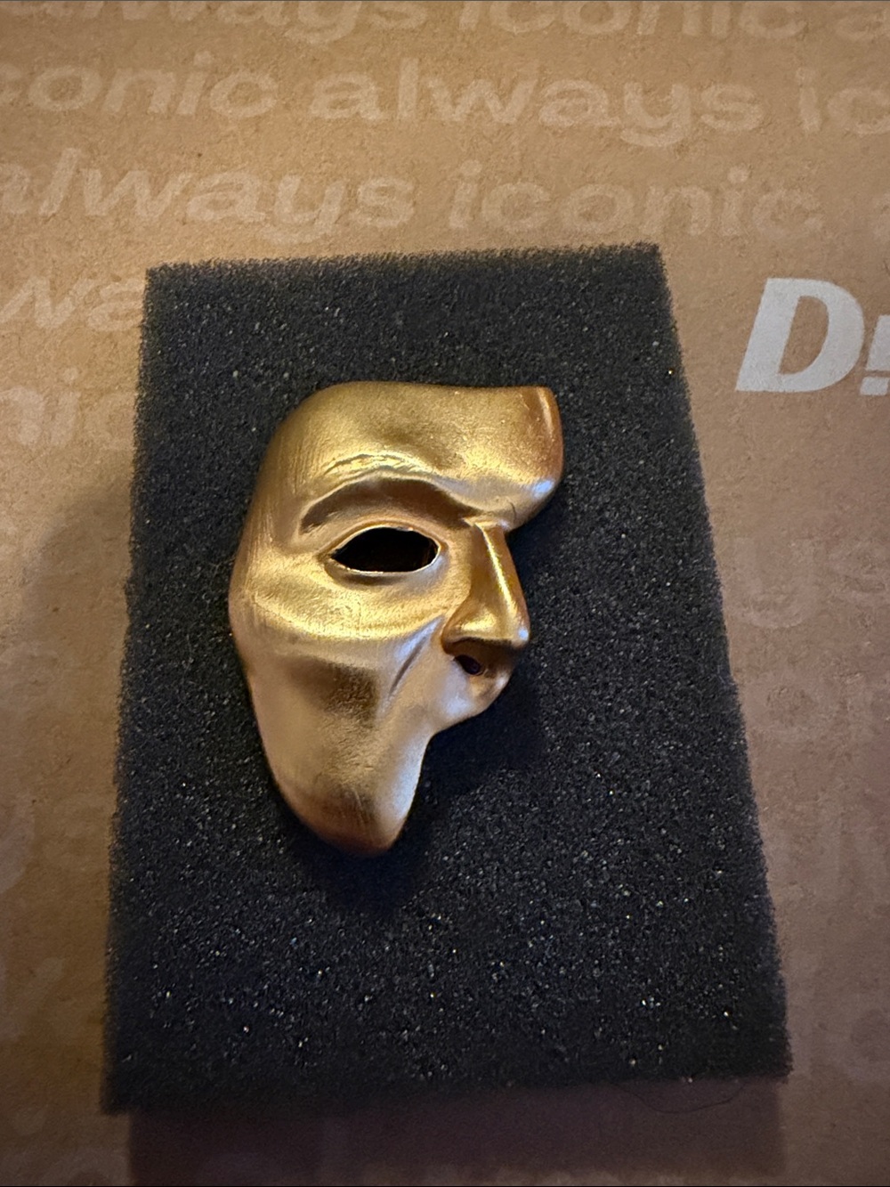 JJ phantom of opera brooch